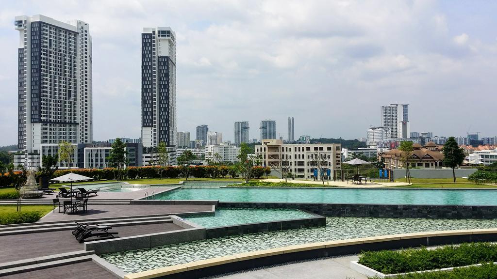 Hyve Soho Suites Cyberjaya Exteriör bild